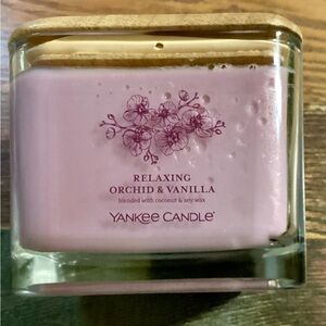 Yankee Candle Orchid & Vanilla in coconut and soy